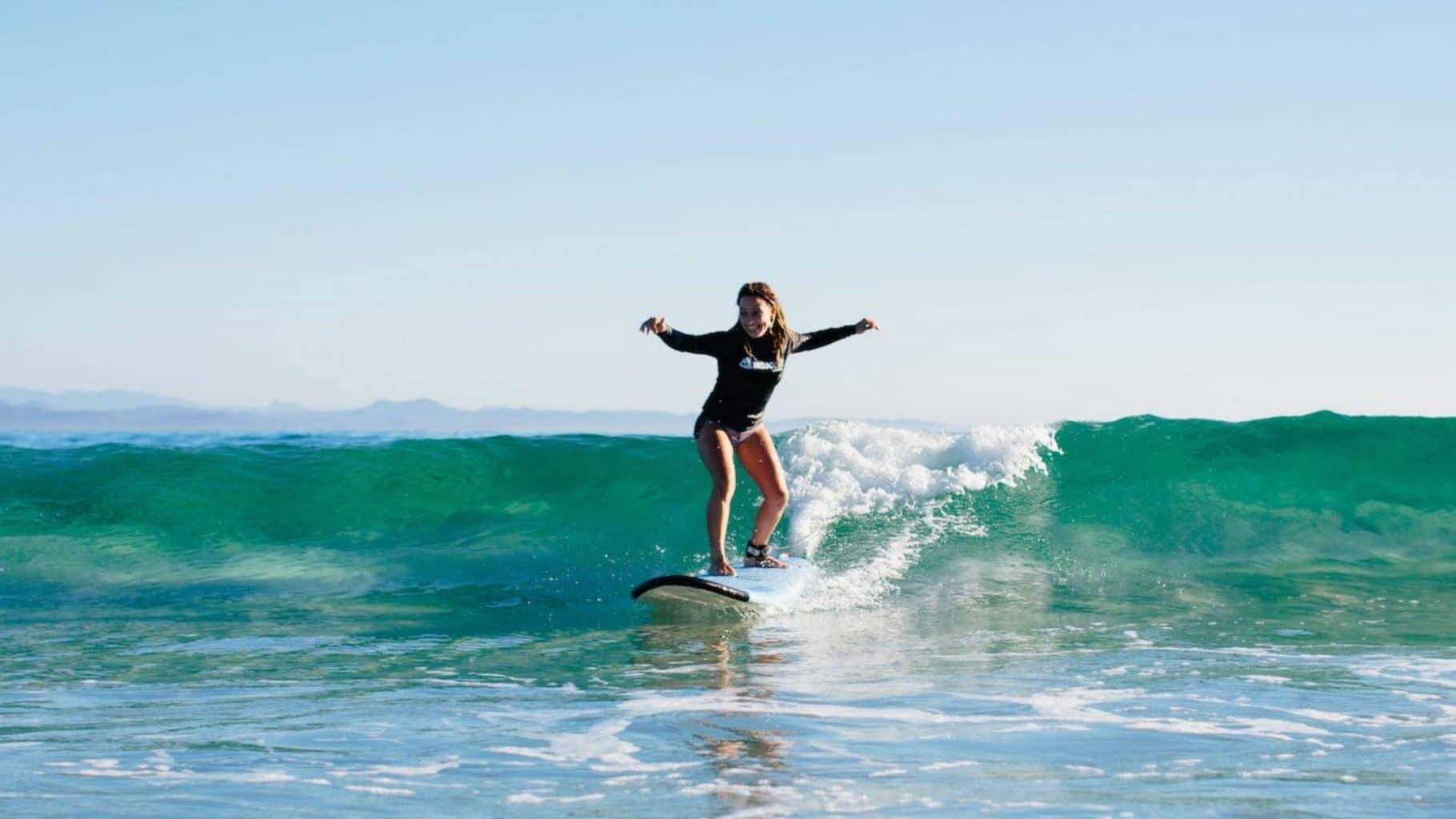 learn to surf in Byron Bay