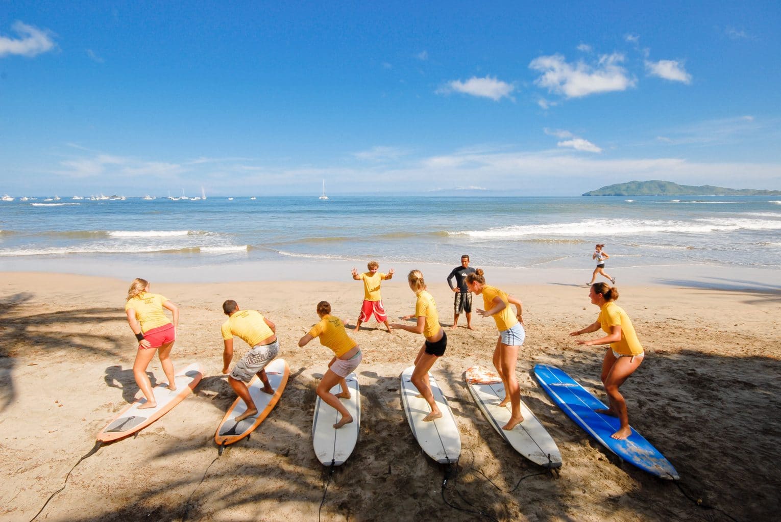 learn to surf in Tamarindo