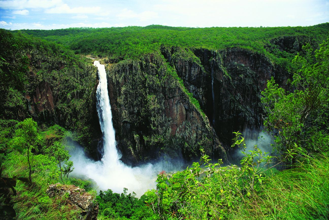 Wallaman Waterfalls