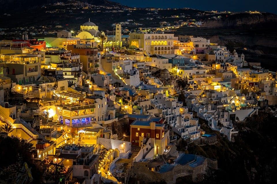 things to do in Santorini at night