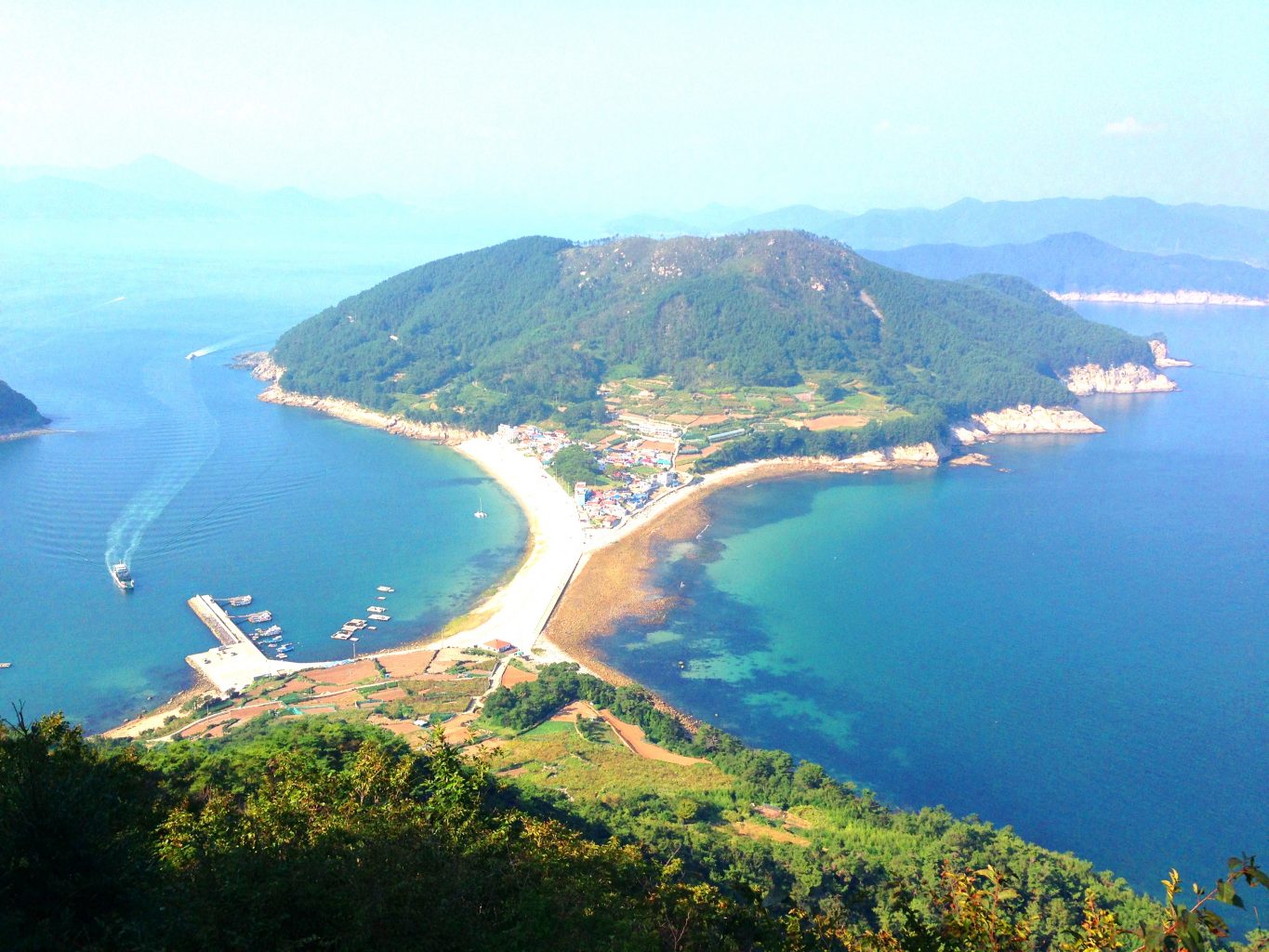 Bijindo Island is one of the great islands of Korea